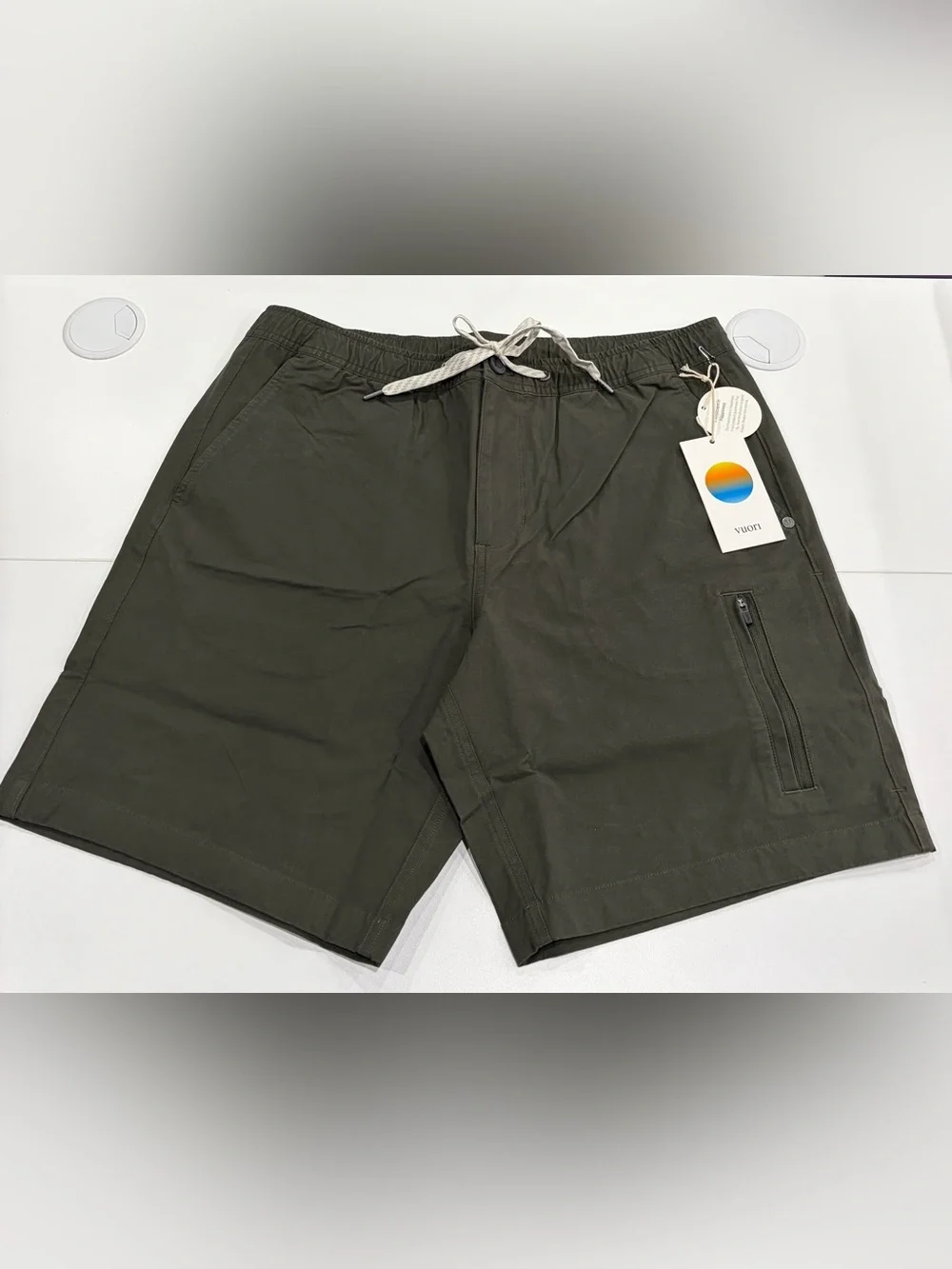 Vuori Men's Medium Barren Explorer Short 8